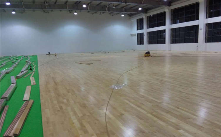 訓(xùn)練館運(yùn)動(dòng)木地板生產(chǎn)廠家