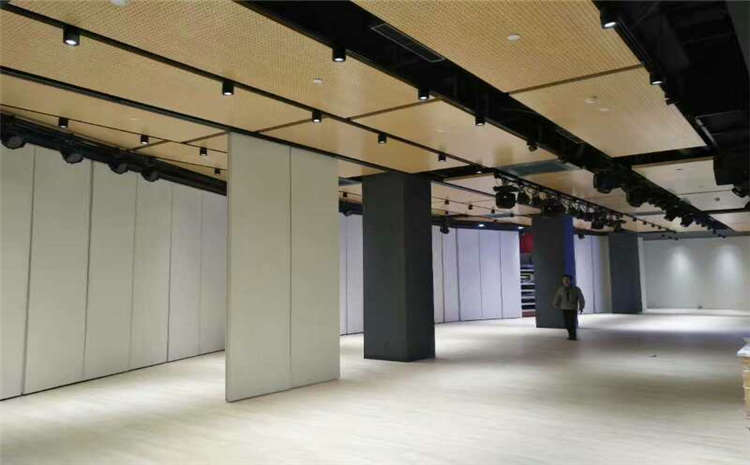 運動木地板變形