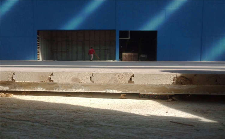 為什么要鋪裝體育木地板？